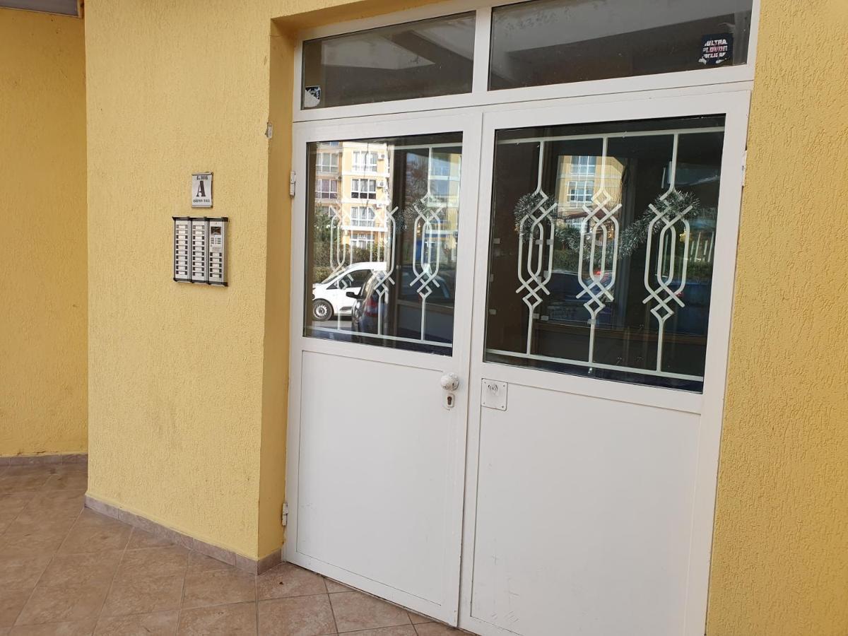 Apartment Ashton Hall - Sonnenstrand - Ost Sunny Beach Eksteriør billede